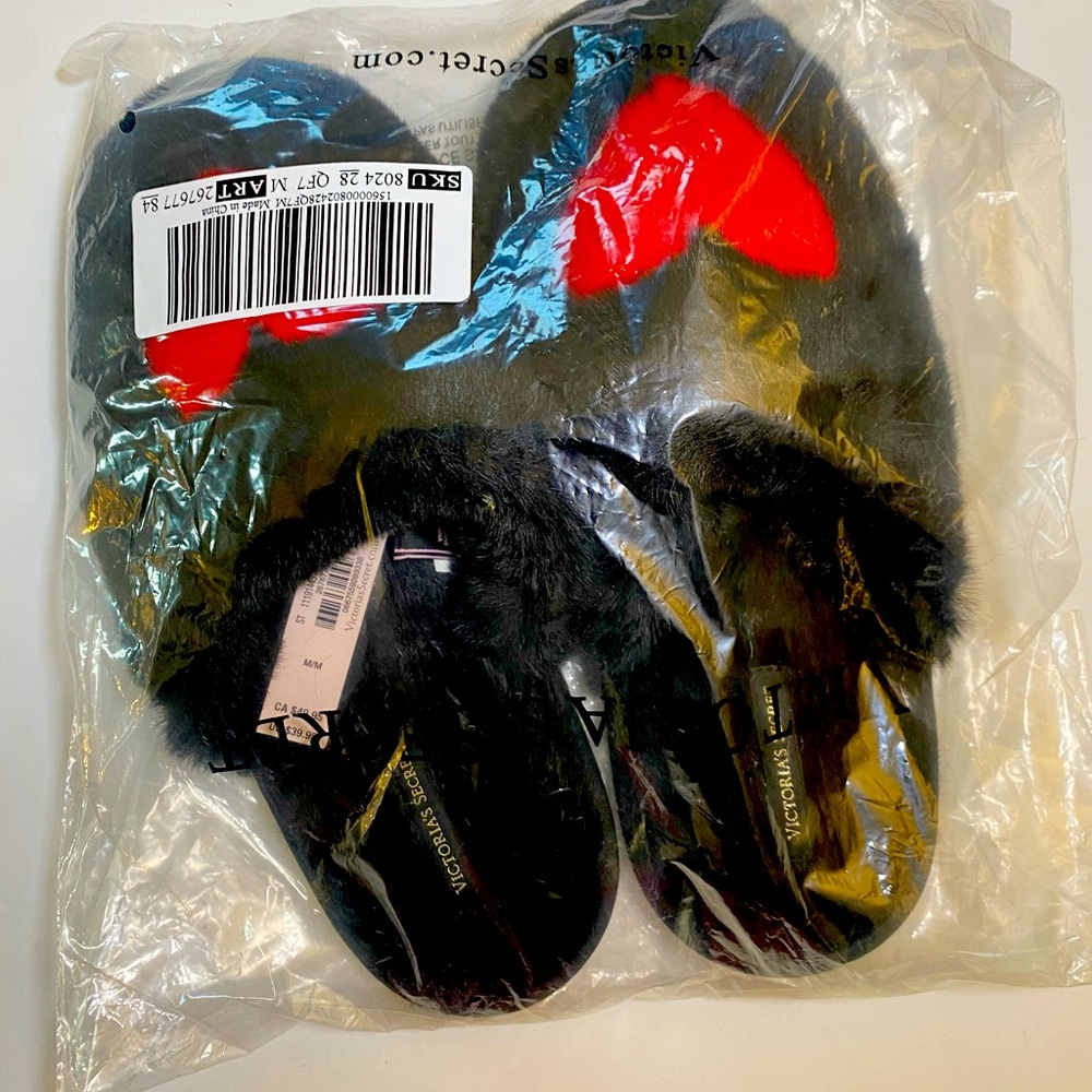 Victoria's Secret Slippers, Black/Red Painted Hearts, US size: Medium = 7/8